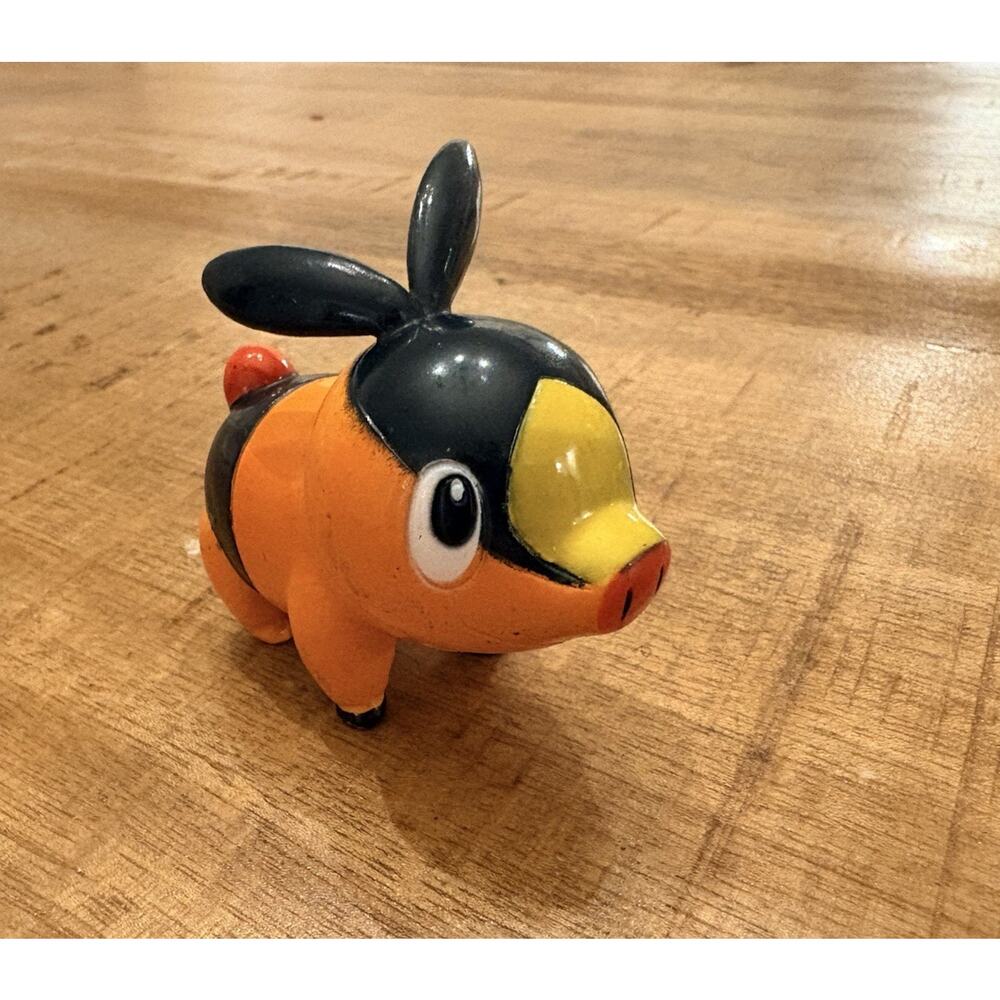 2012 POKÉMON Tepig Jacks Figurine Nintendo